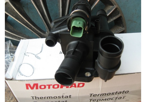 корпус термостата з прокладкою Peugeot, Citroen 1.4, 1.6 hdi, 9684588980, 1336AF, 9660660380, 9670253780